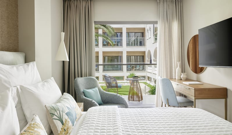 MarBella_Family Room Garden View (3)